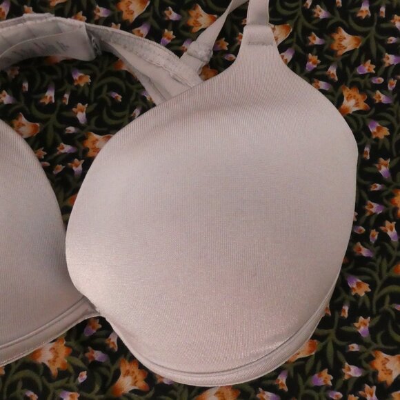 VASSARETTE | B36/80 | Elegant Whitish Grey Bra | Adjustable Straps - Picture 5 of 11